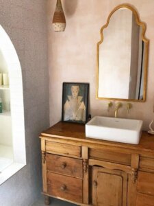 Come dare un effetto rovinato ai mobili in legno