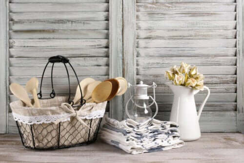 Oggetti decorativi in stile rustico.