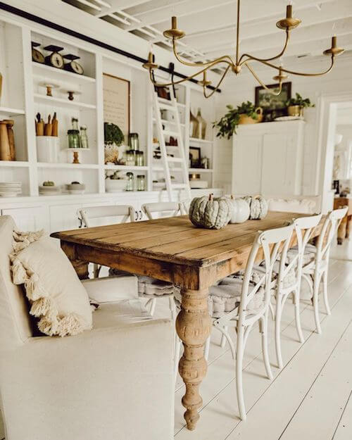 Sale da pranzo. Sala da pranzo rustica con mobili vintage.