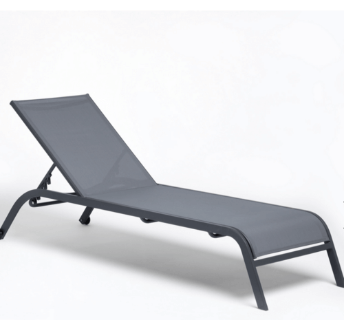 Lettino prendisole per il giardino.