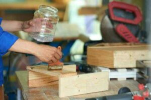 La tintura per il legno come risorsa decorativa