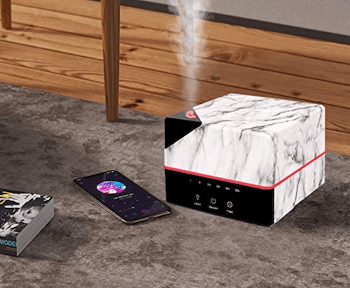 Umidificatore di piccole dimensioni a forma di cubo. Uso dell'umidificatore.