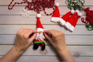 Addobbi di Natale fai da te per un pomeriggio piovoso