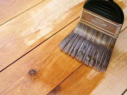 Vernice per il legno.